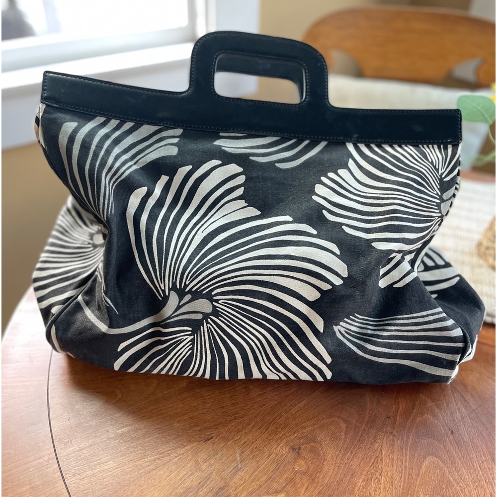 Woman’s canvas carry bag. Perfect for work or transporting laptop New